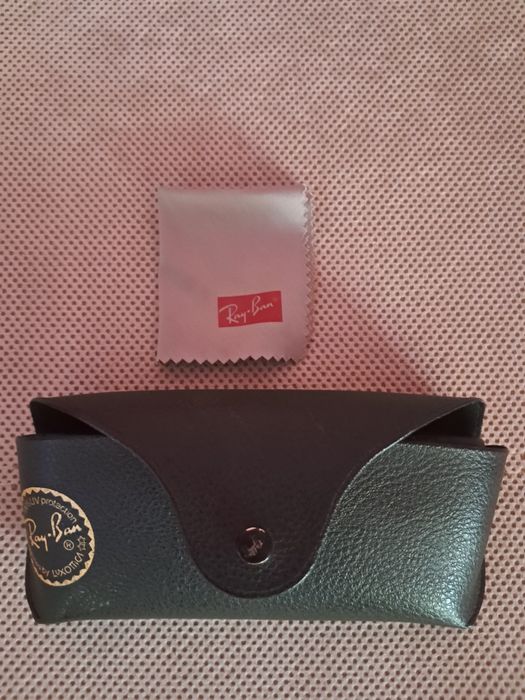 Продавам RAY BAN