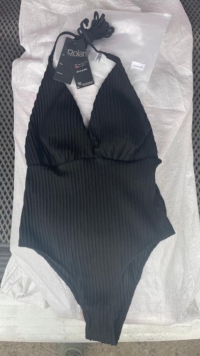 Продам женские купальники