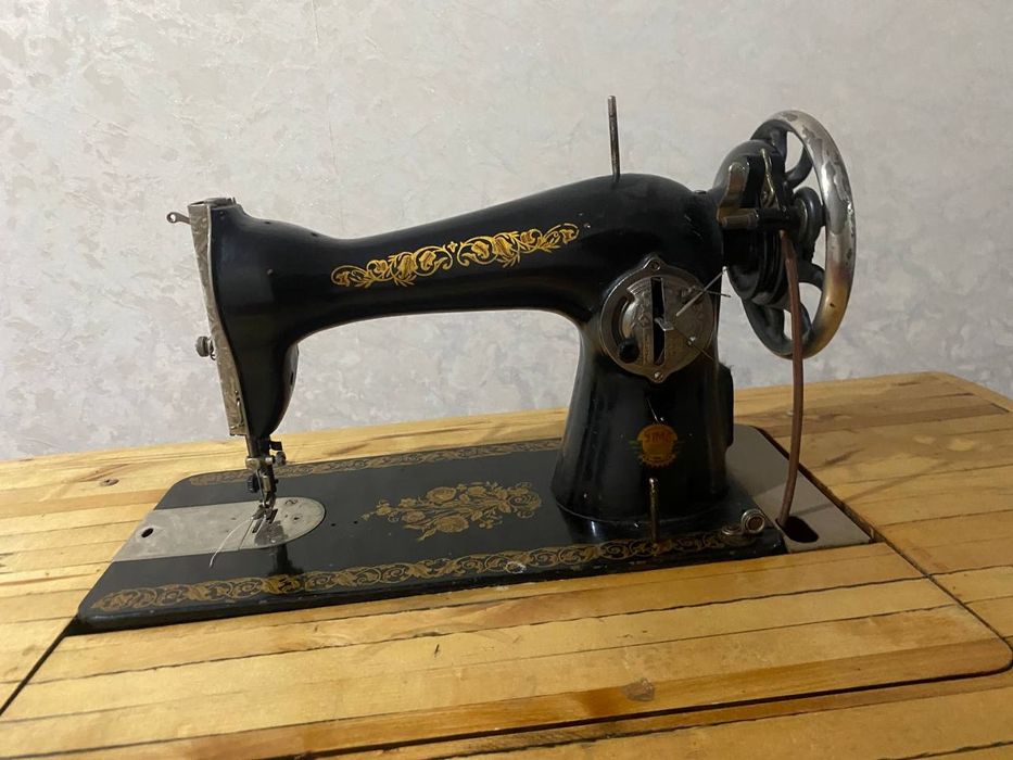 tikuv mashinasi ishchi holatda