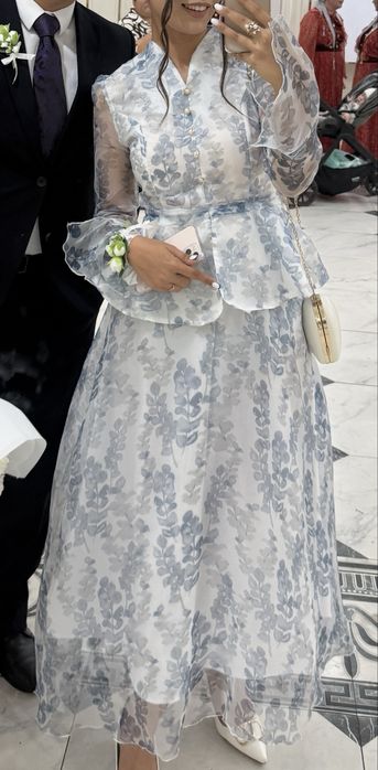 Продам платье S.