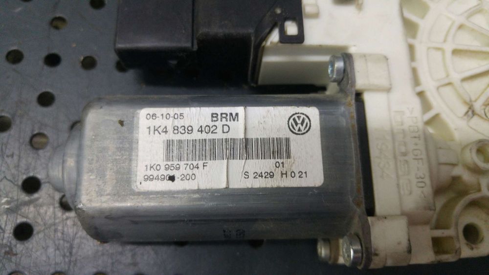 Motoras macara dreapta spate vw golf 5 1k1 1k4839402d 1k0959704f 994901200