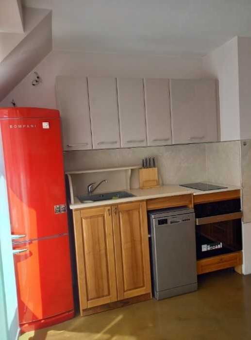 Дава се под наем Тристаен апартамент в София, Изток - 115 кв.м за 770 € - Снимка #2