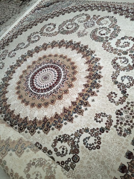 Продается 2 Б/у коверы(кілем)