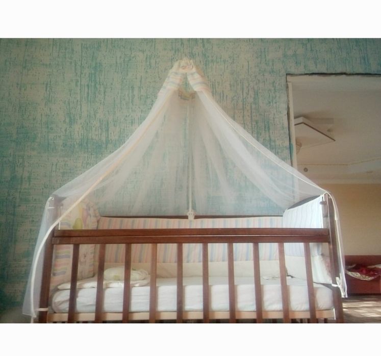 Бортики  и балдахин, простыня на резинки