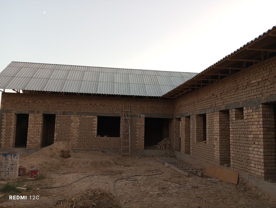 Участка сотилади