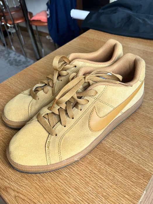 Adidasi Nike marimea 40