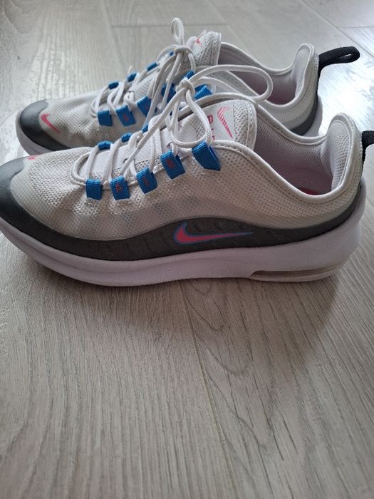 NIKE Air Max Axis White