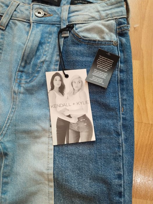 Продам джинсы на девочку