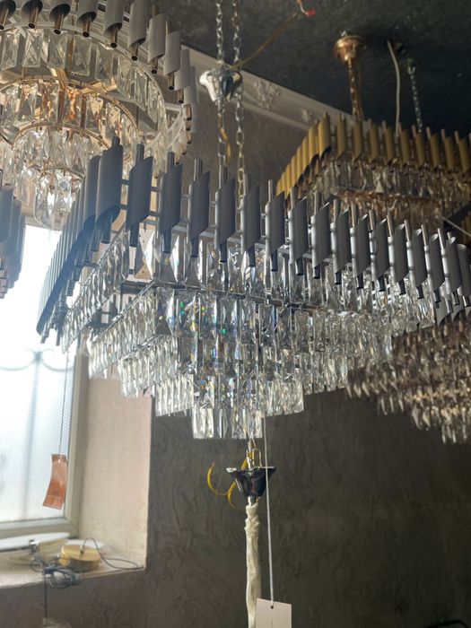 Есть люстры по выгодной цене, пишите