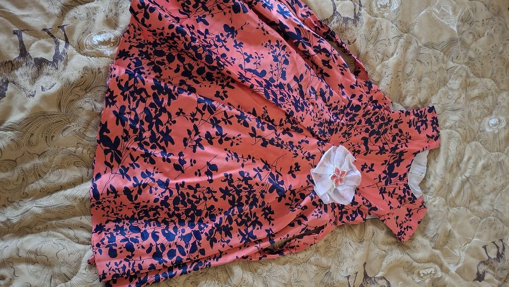 Продам платье 2 тысячи