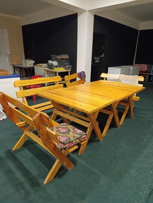 Стол деревянный со скамейками