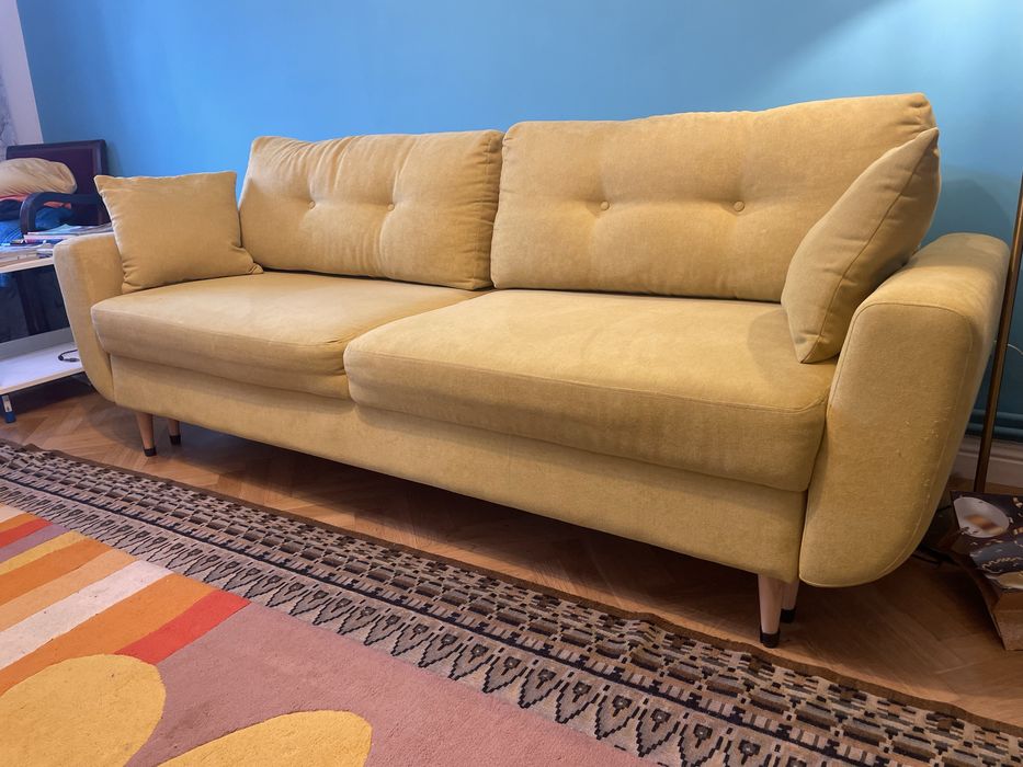 Canapea extensibila galbena cu tapiterie plusata