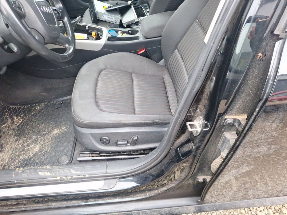 Interior Audi A4 B8 cu încălzire scaune model break Europa.
