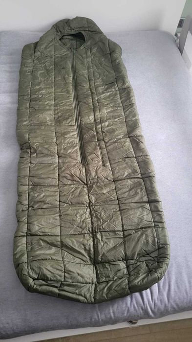 sac de dormit militar kaki