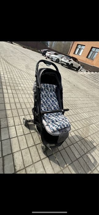 Коляска прогулочная серая