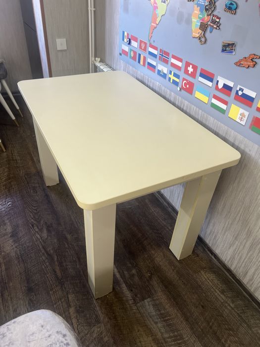 Кухонный стол отличного качества