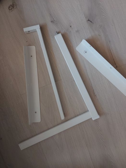 Продаем стол IKEA ,настенный