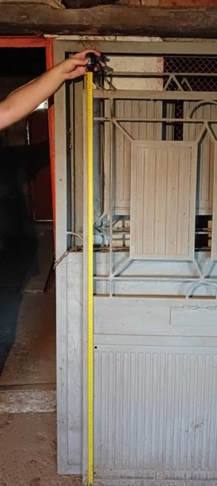 Желязна пътна врата