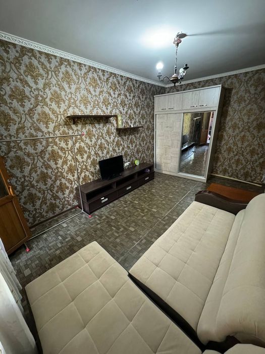 Продаю свою 1в2/4/4 Феруза массив, ориентир ЭКО базар, ТЦ АТЛАС