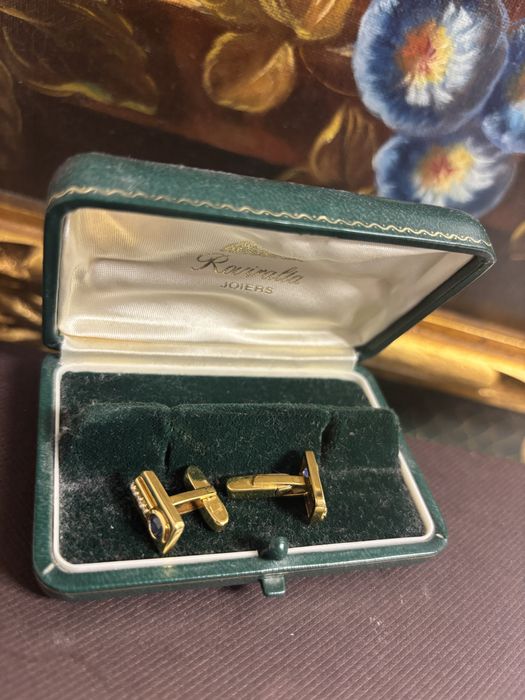 Butoni camasa  aur 18k cu diamante si safir