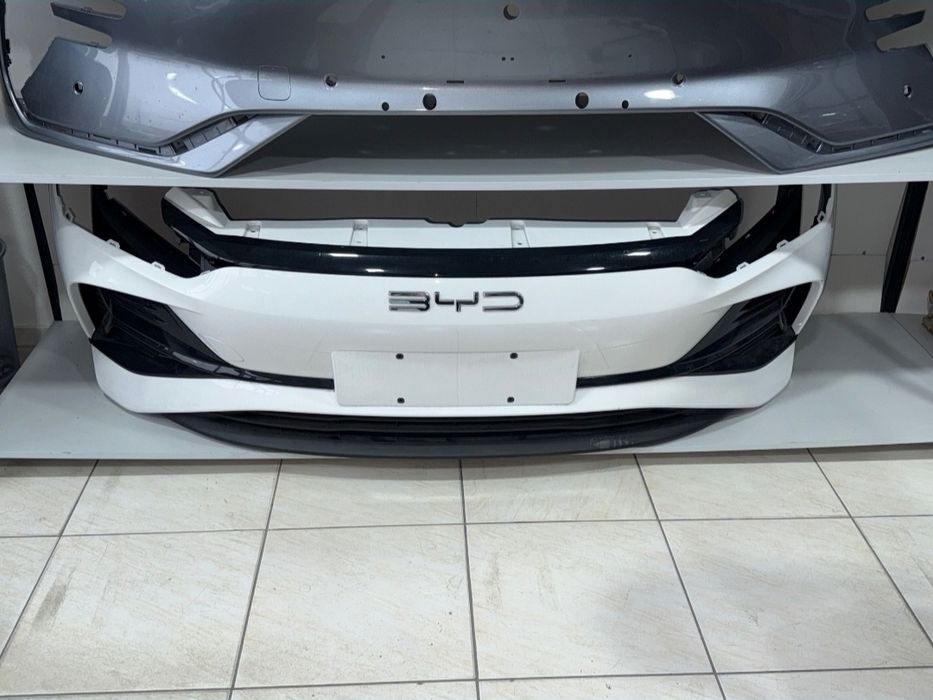 Build your drems (BYD) E2 oldin banper oq