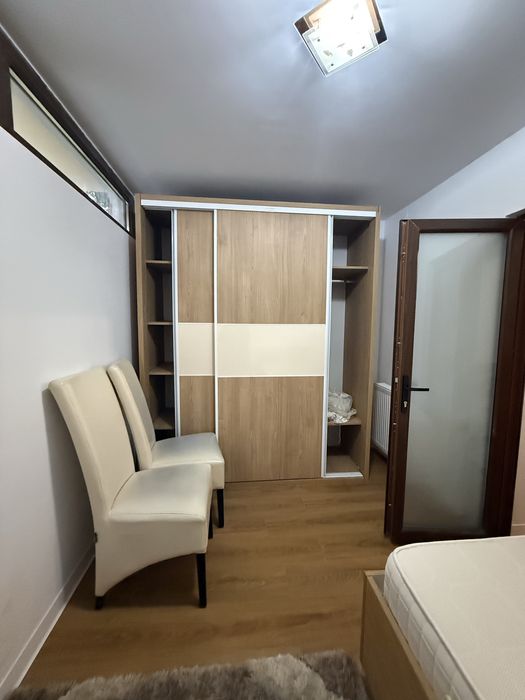 Vand apartament  2 camere