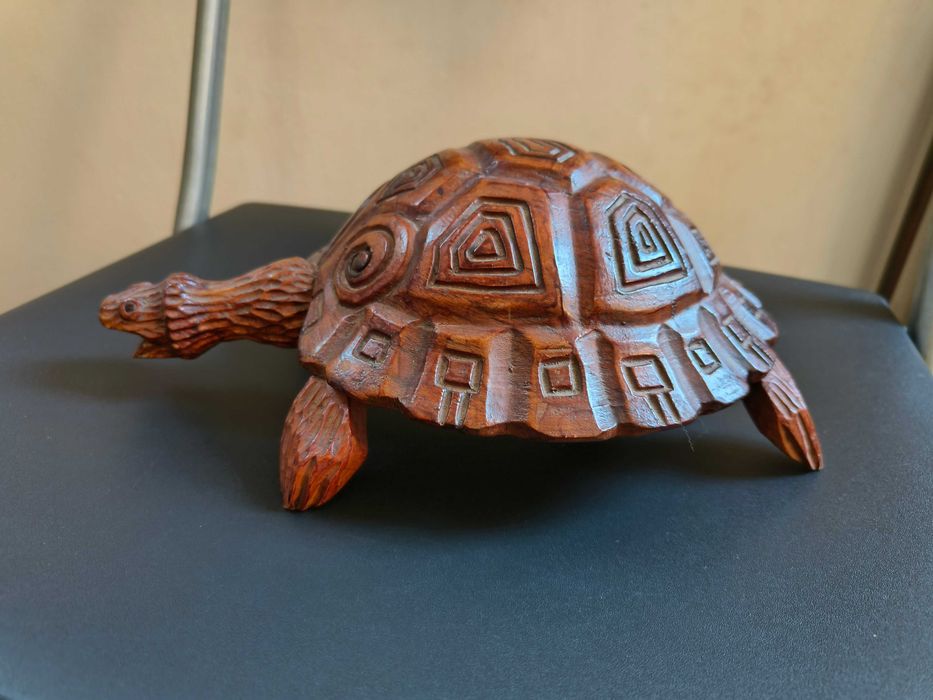 Broasca testoasa din lemn lucrata manual