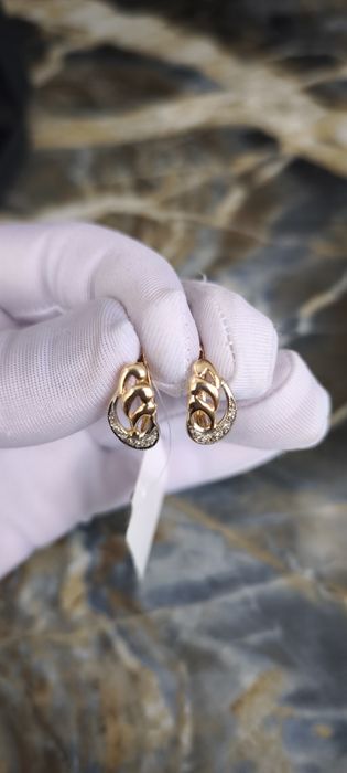 Продам золотые серьги с бриллиантами 585 проба