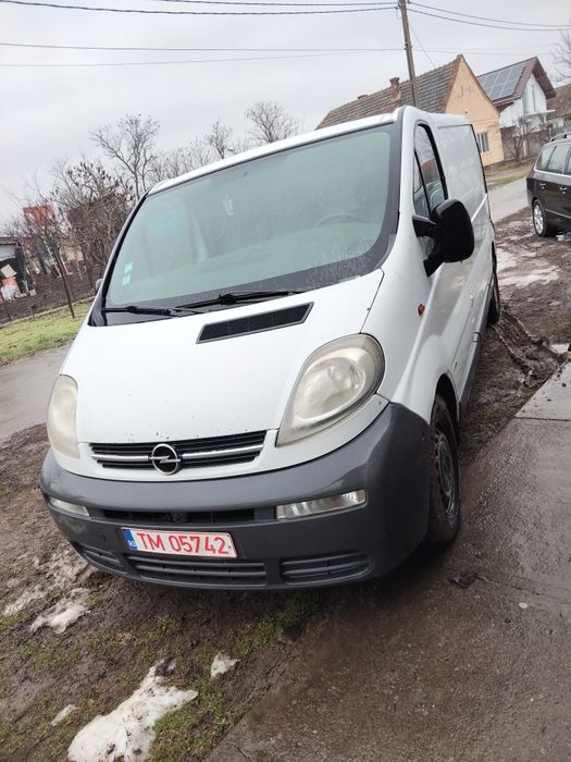 Vând Opel vivaro
