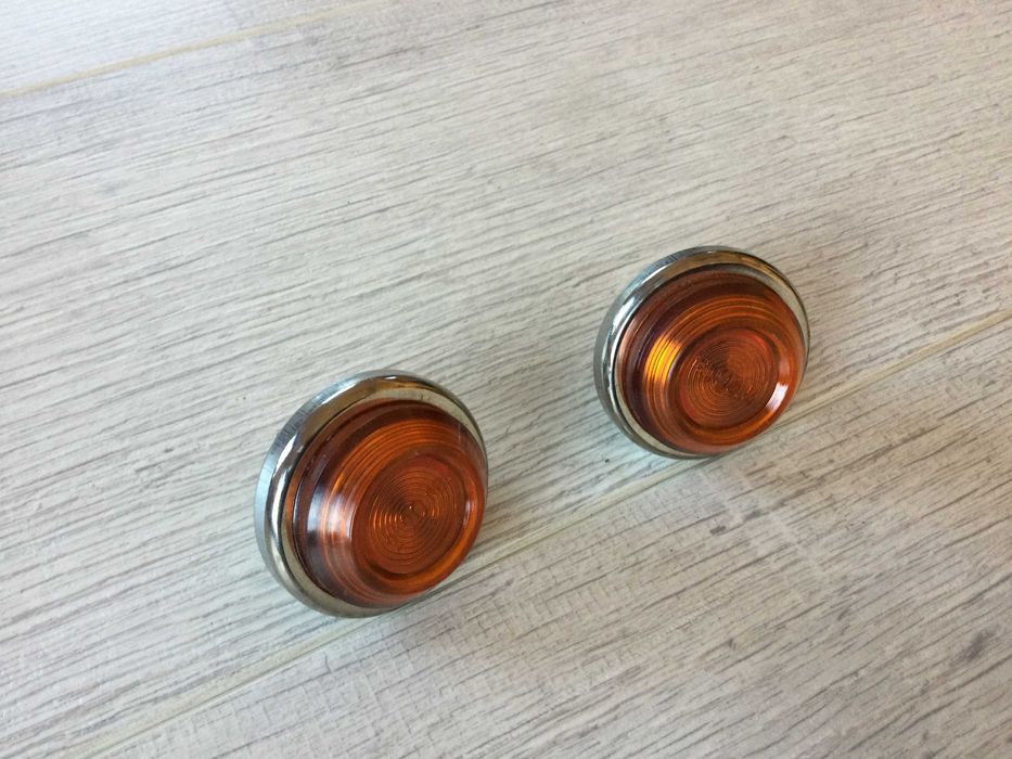 2 бр НОВИ оригинални странични мигачи за калник за Жигули / Лада / ВАЗ