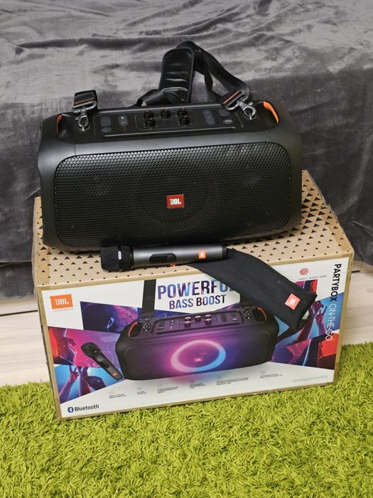 JBL Partybox On-The-Go