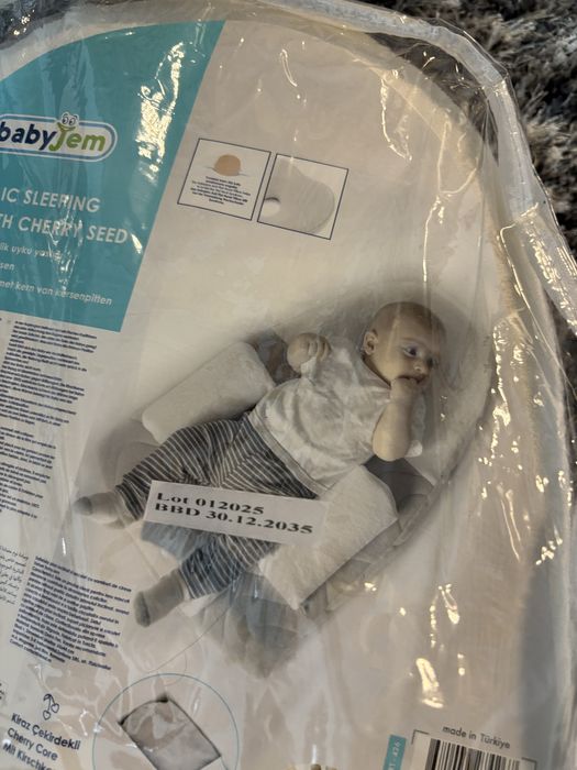 Salteluta plan inclinat si saculet cu samburi de cirese BabyJem Velvet