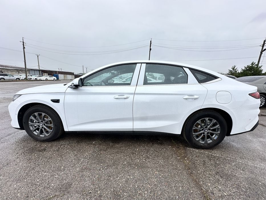 Byd Qin L гибрид