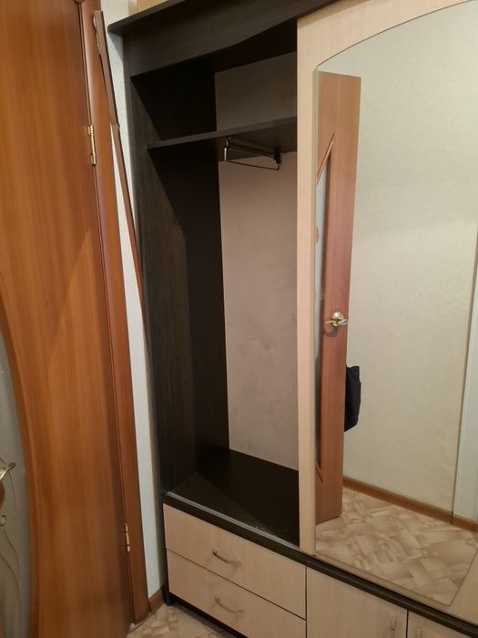 Продам шкаф для прихожей