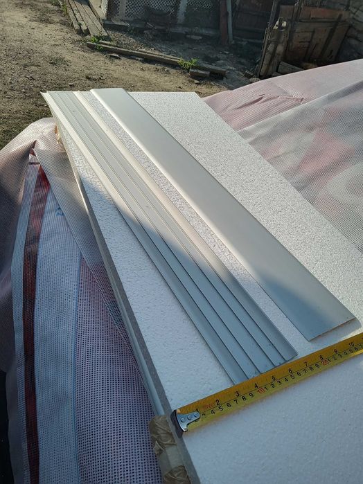 Продавам преходни алуминиеви лайсни