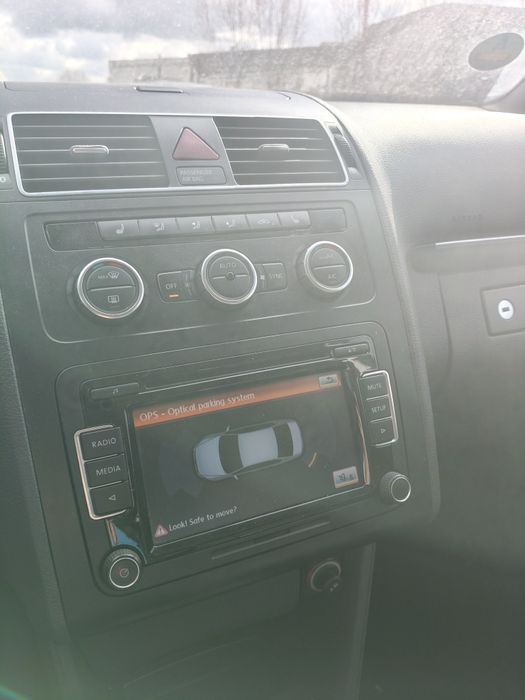 Vând Volkswagen Touran