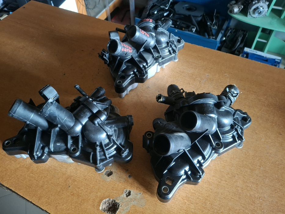 Pompă apă cu carcasă termostat Vw Audi Skoda Seat 1.0  1.2 1.4 Tsi