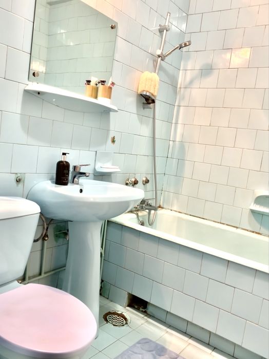 Apartament 3 camere mobilat, decomandat, 100 mp utili + garaj încălzit | Semicentral: Gruia – Str. Cîmpeni