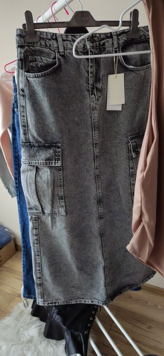 Нова дънкова пола Stradivarius