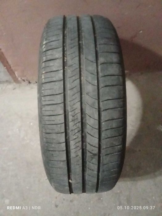 Продавам гуми втора употреба,2  бр. все сезонни,2 бр. Летни 205/55/16