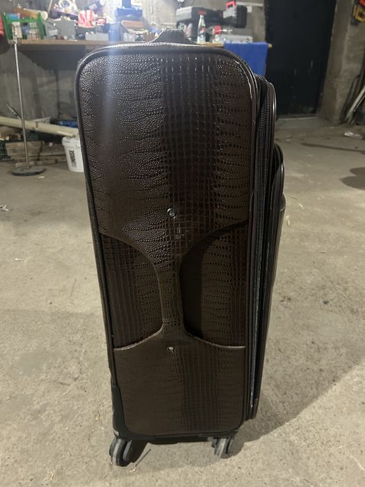 Чемодан В хорошем качестве