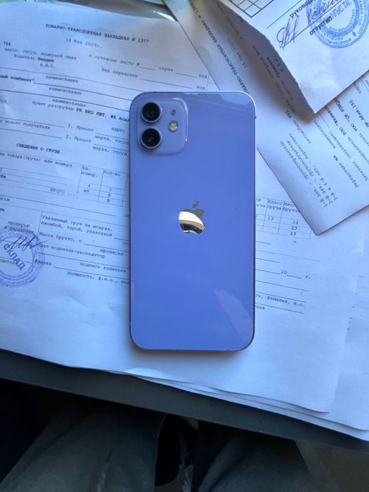 Продам айфон 12 на 128