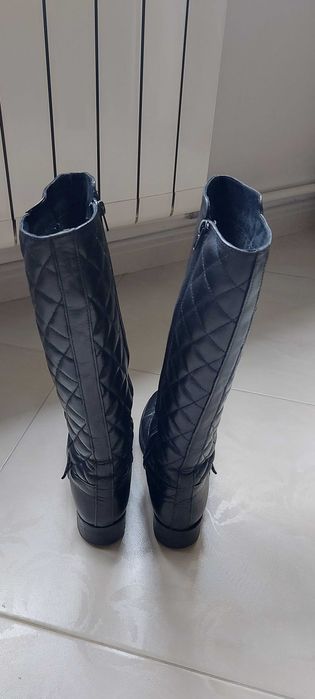 Три чифта кожени ботуши и боти