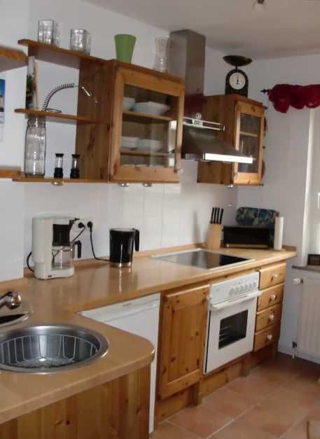 Дава се под наем Двустаен апартамент в Пловдив, Тракия - 66 кв.м за 275 € - Снимка #2