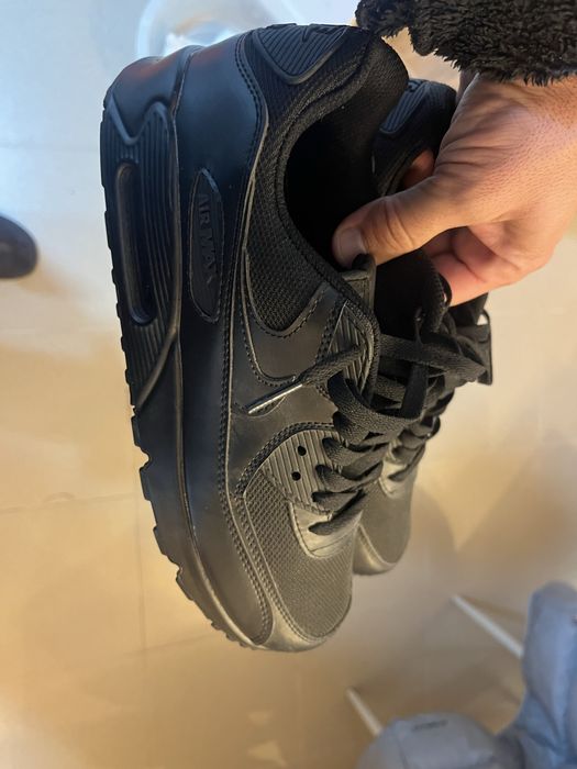 Nike air max90 нови номер 44,не е моят модел .за варна лично придаване