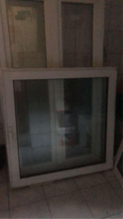 Vând uși și geamuri de termopan urgent!!!
