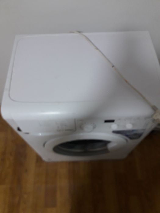 ПРОДАМ стиральную машину Индезит.