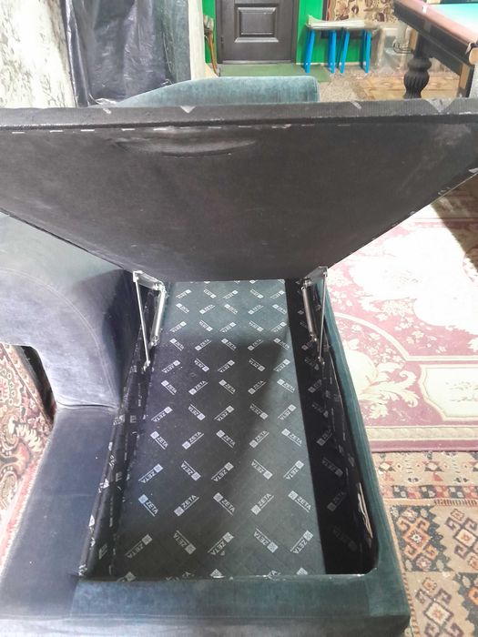 продам два дивана б/у