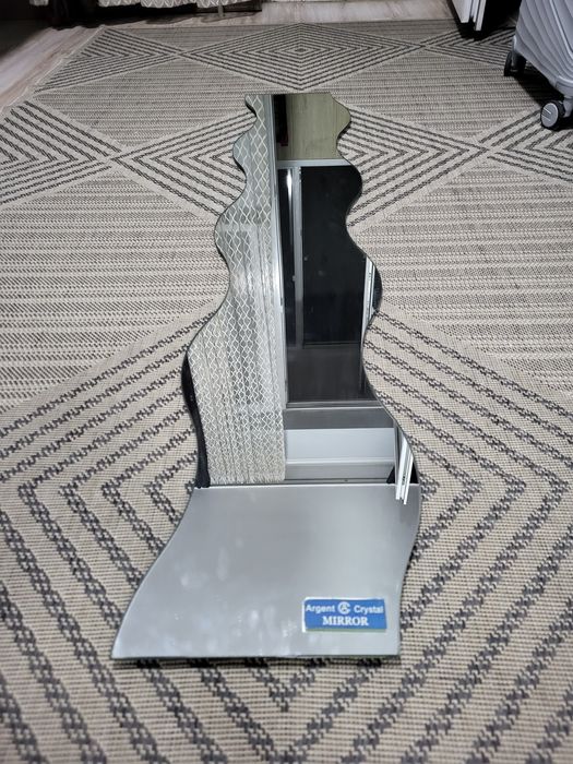 Зеркало интерьерное