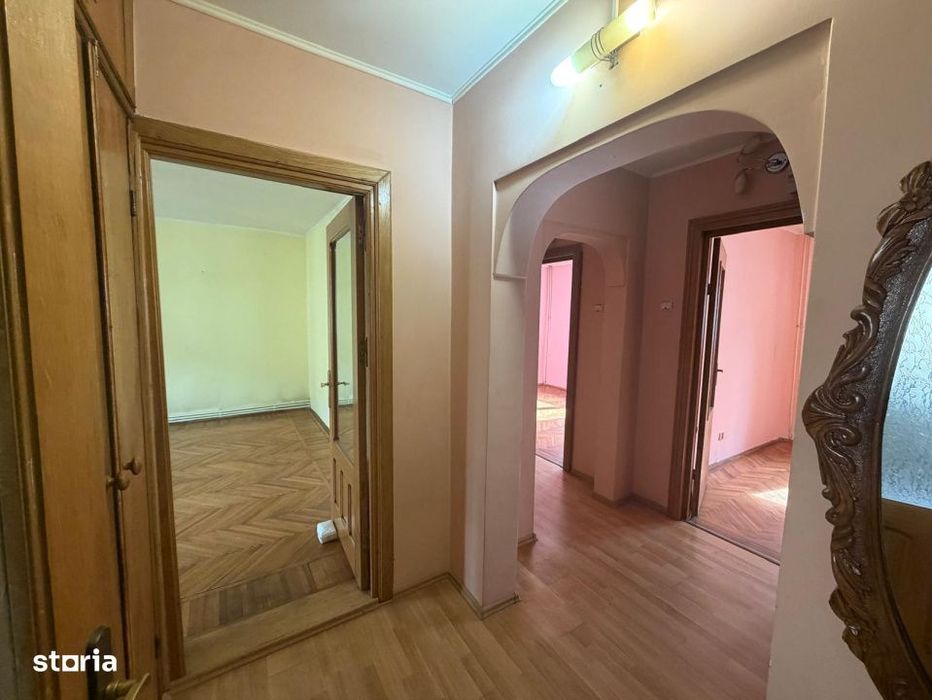 Apartament 3 camere , 2 bai , etaj intermediar , Radauti